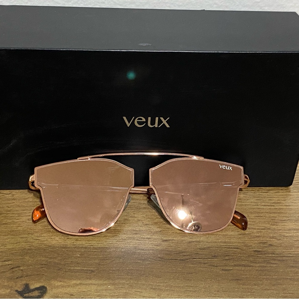 Mirrored aviators